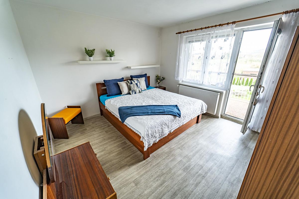 Prodej vícegeneračního domu 180 m², pozemek 657 m² – fotografie 3