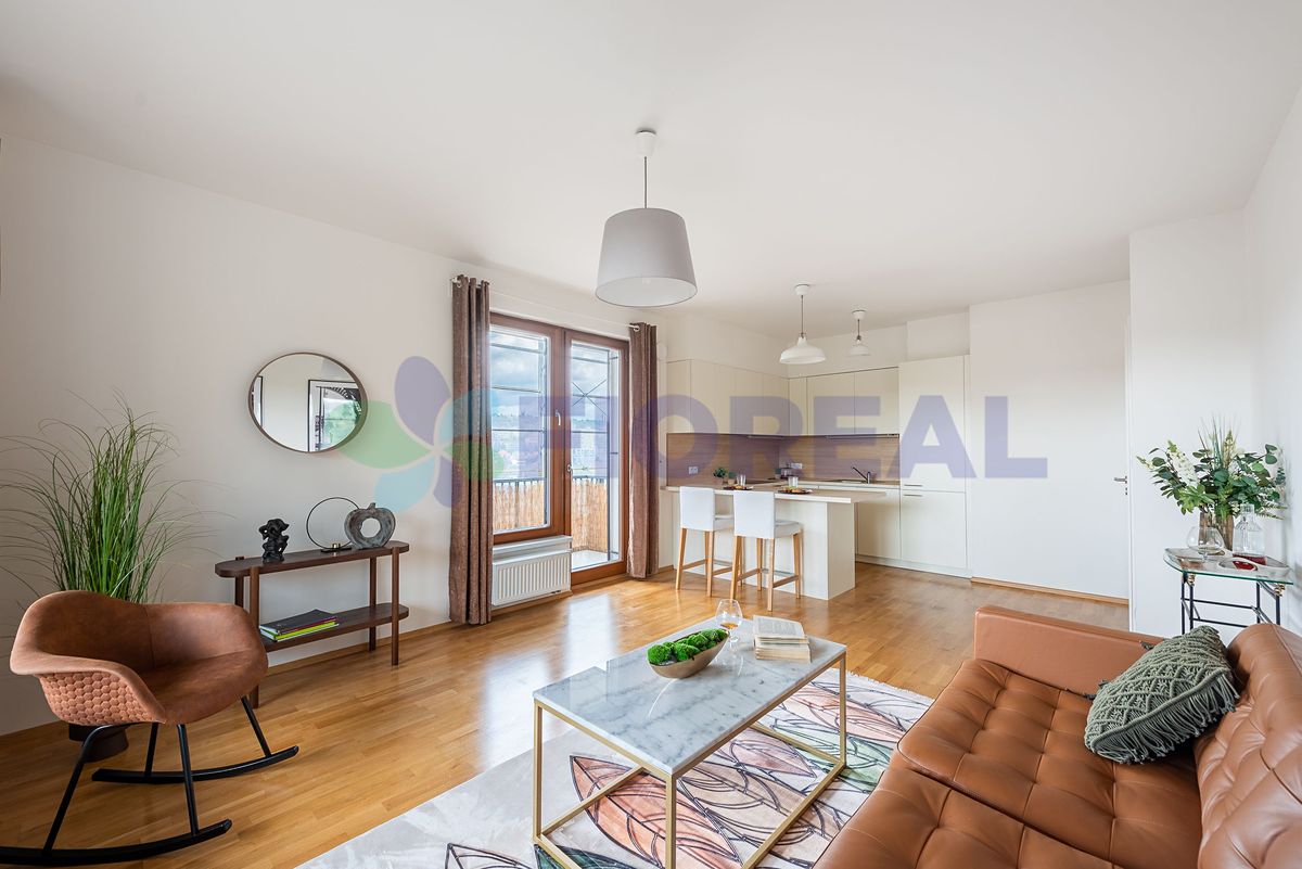 Pronájem bytu 4+kk 95 m² – fotografie 2