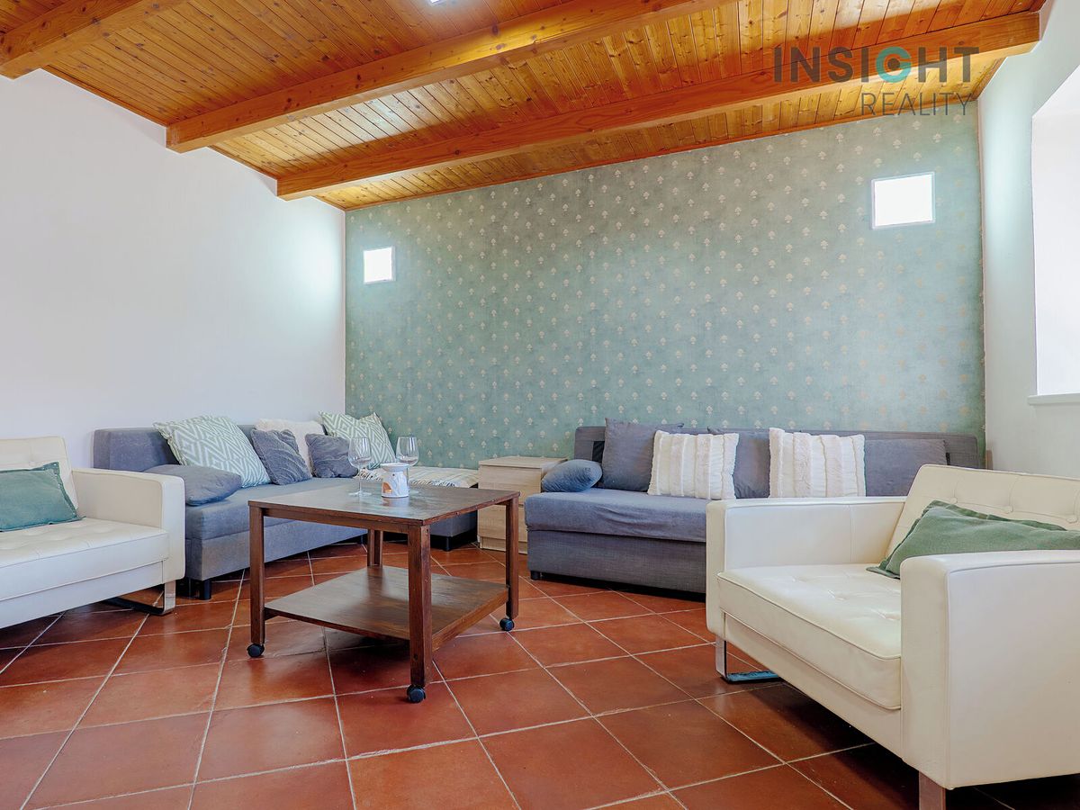 Prodej rodinného domu 152 m², pozemek 142 m² – fotografie 2