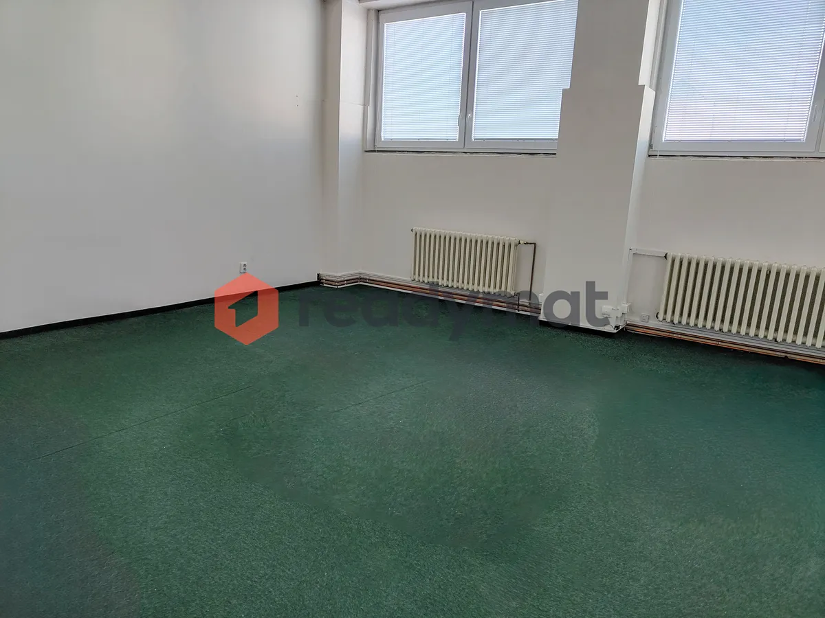 Pronájem skladového prostoru 482 m²