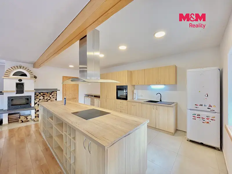 Prodej rodinného domu 320 m², pozemek 1050 m², Vraclav – náhled fotky 3