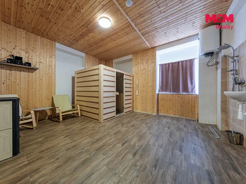 Prodej rodinného domu 327 m², pozemek 220 m², Hroznětín – náhled fotky 2