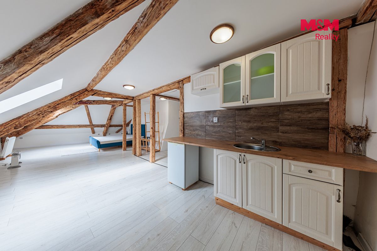 Prodej rodinného domu 327 m², pozemek 220 m² – fotografie 5