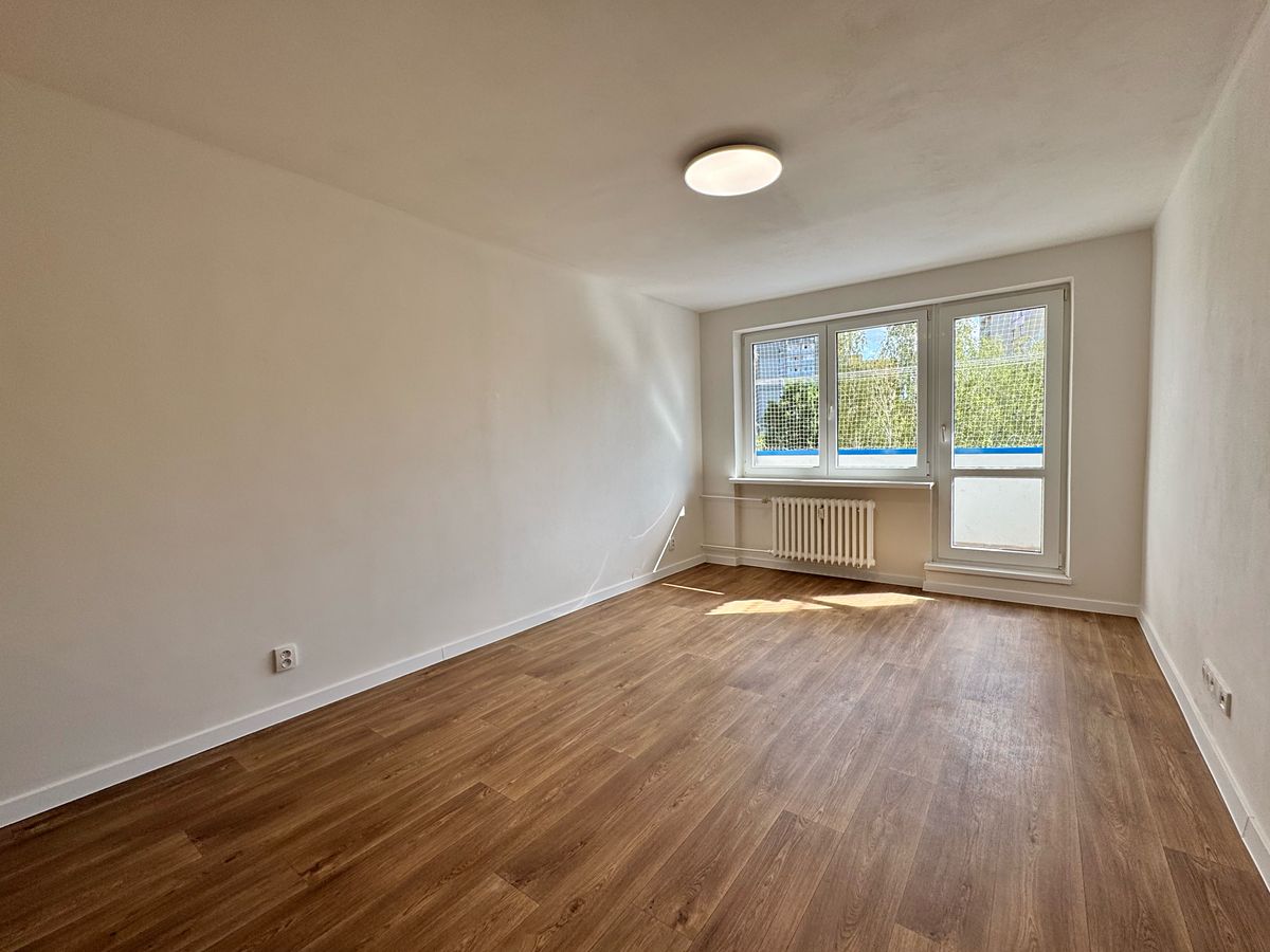 Pronájem bytu 2+kk 38 m² – fotografie 2