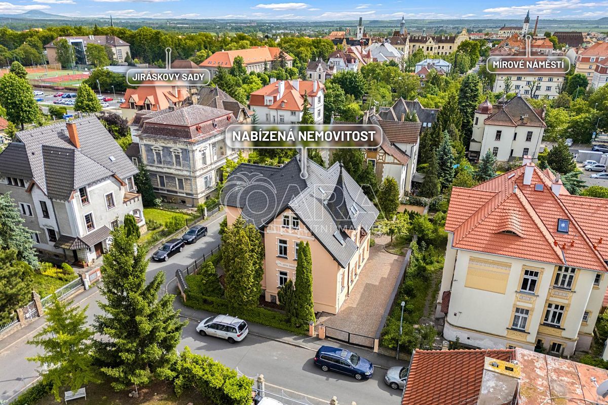 Prodej vícegeneračního domu 343 m², pozemek 744 m² – fotografie 2