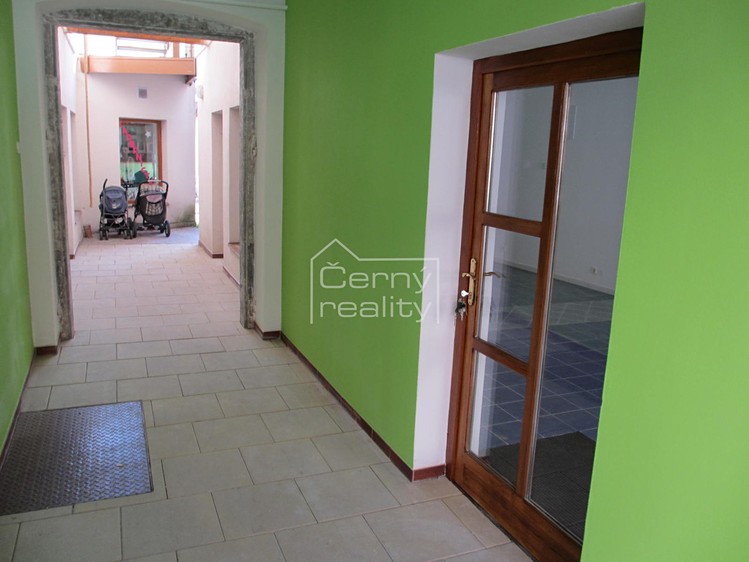 Комерційне приміщення на продаж, 350 м² (19 з 31)