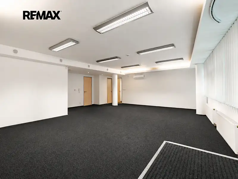 Pronájem kanceláře 103 m², Praha – náhled fotky 2