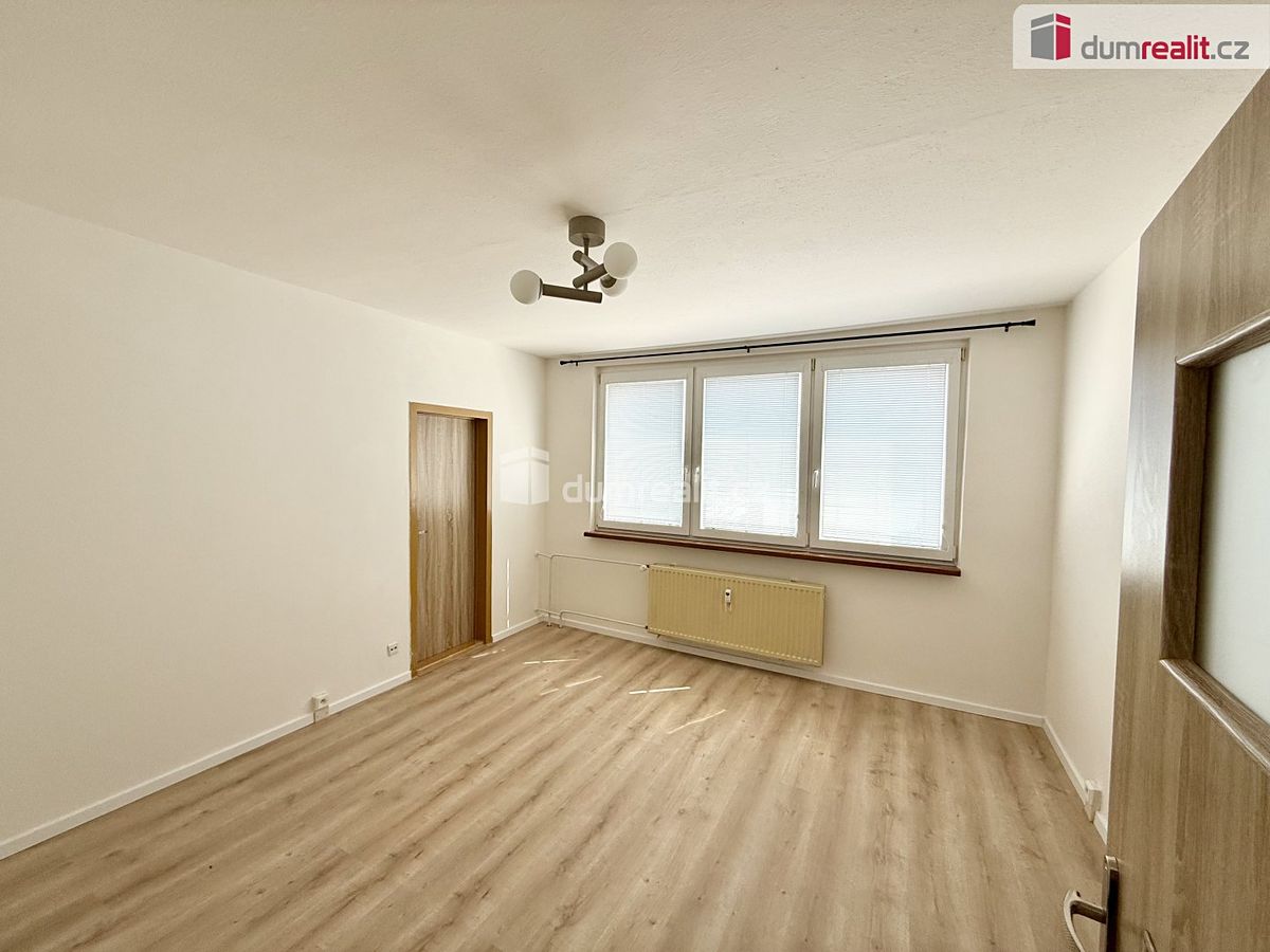 Pronájem bytu 2+1 45 m² – fotografie 3
