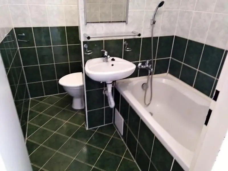 Pronájem bytu 1+kk 20 m², Jihlava – náhled fotky 3