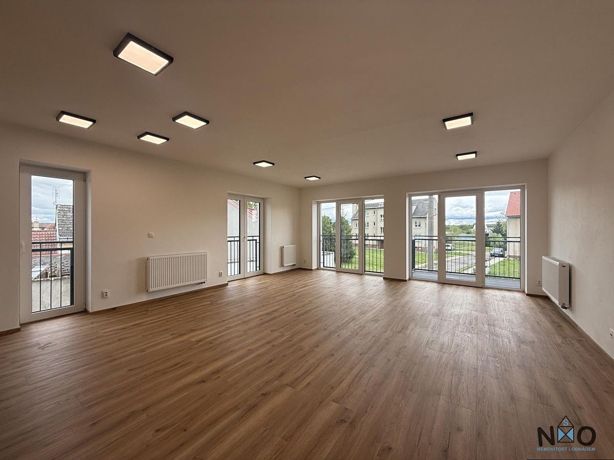 Pronájem bytu 2+kk 73 m² – fotografie 2