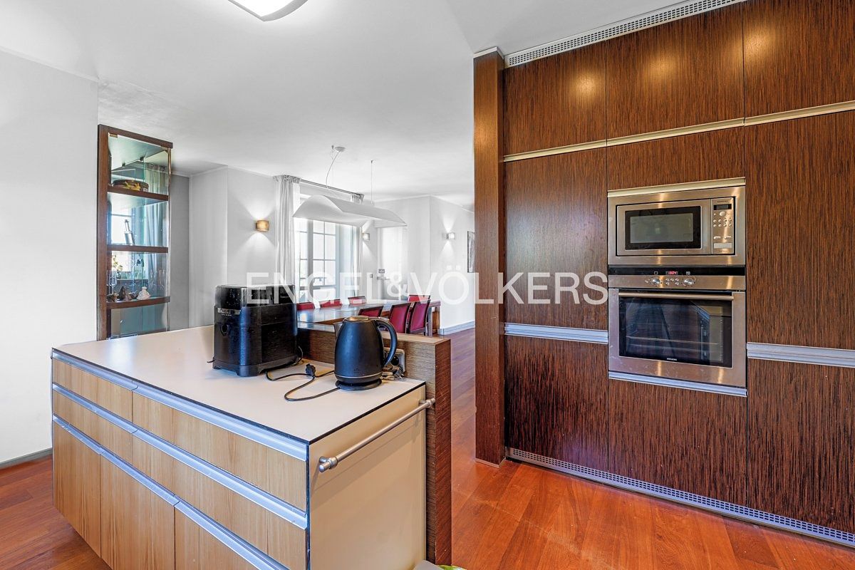 Pronájem bytu 5+kk 192 m² – fotografie 4