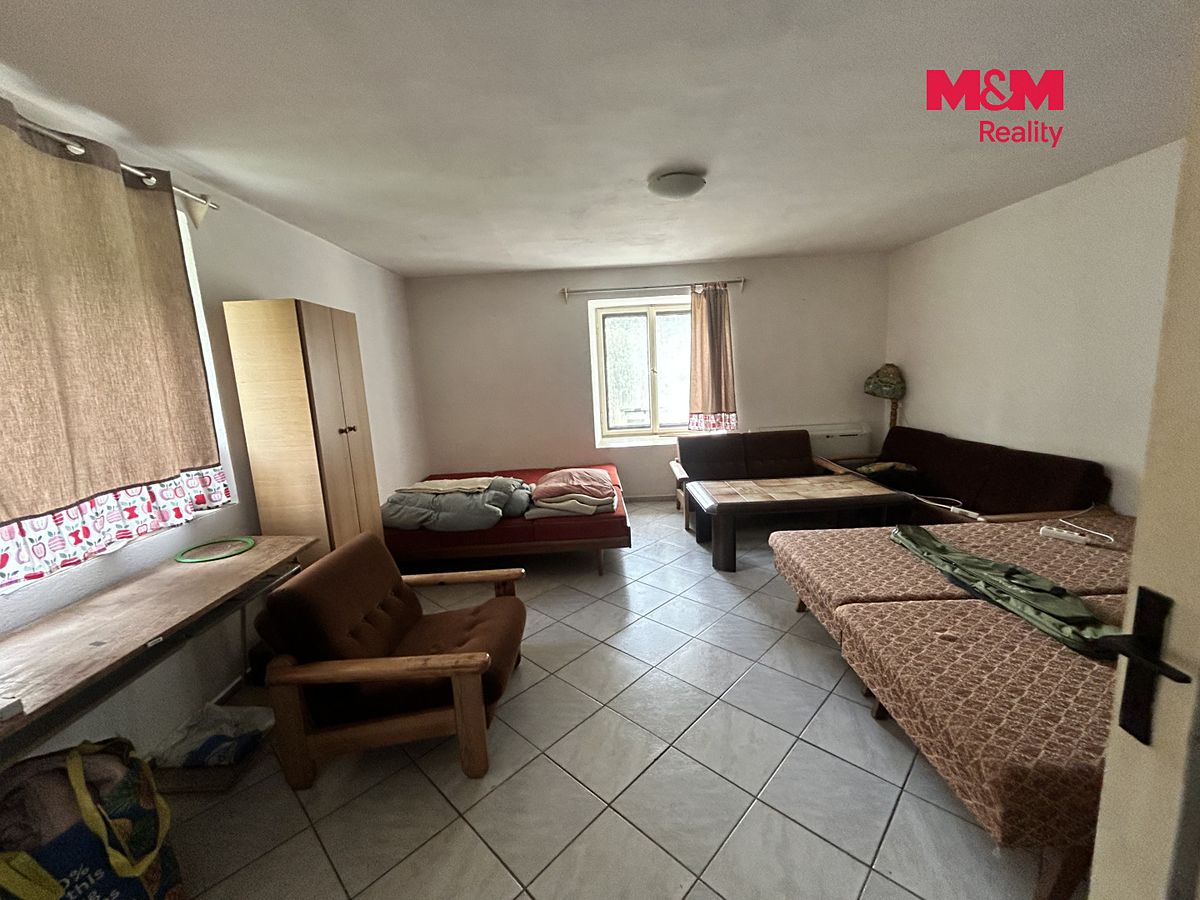 Prodej rodinného domu 290 m², pozemek 1986 m² – fotografie 2