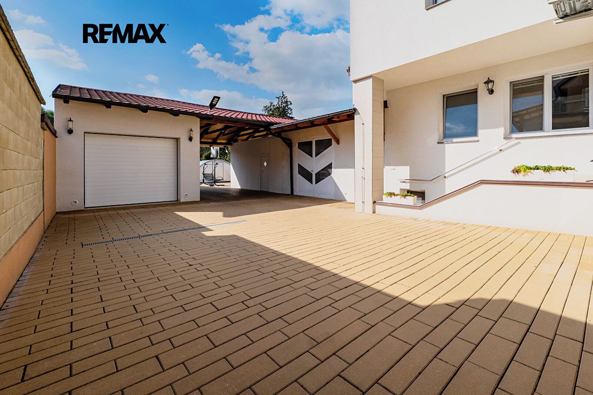 Prodej rodinného domu 351 m², pozemek 586 m² – fotografie 4