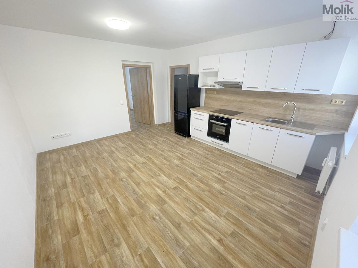 Pronájem bytu 2+kk 45 m² – fotografie 2