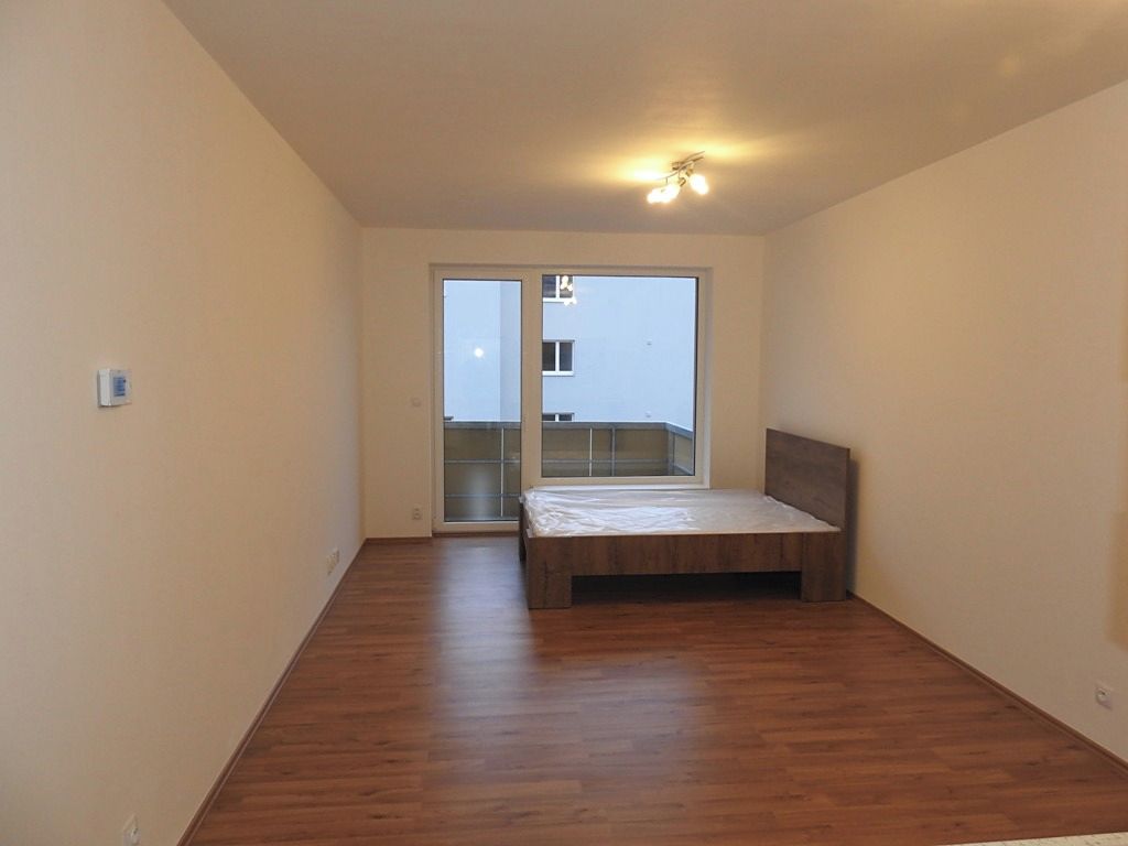 Pronájem bytu 1+kk 31 m² – fotografie 2