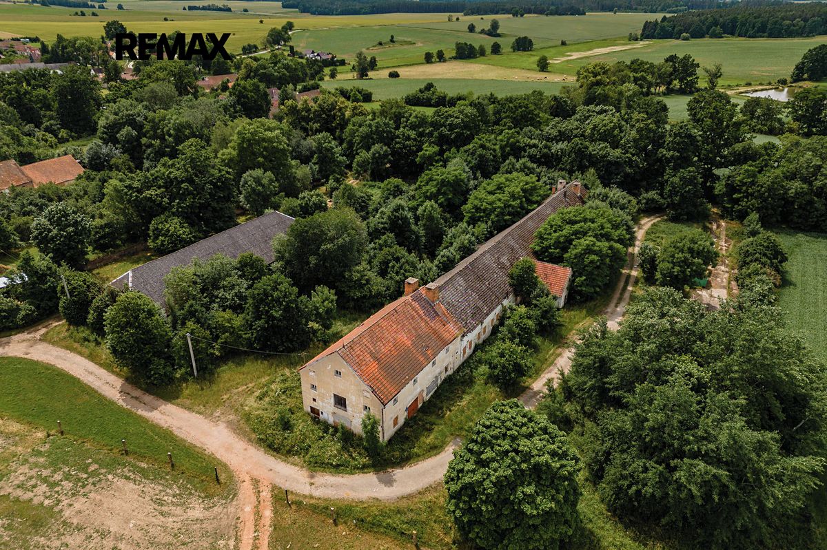 Prodej zemědělské usedlosti 830 m², pozemek 978 m²