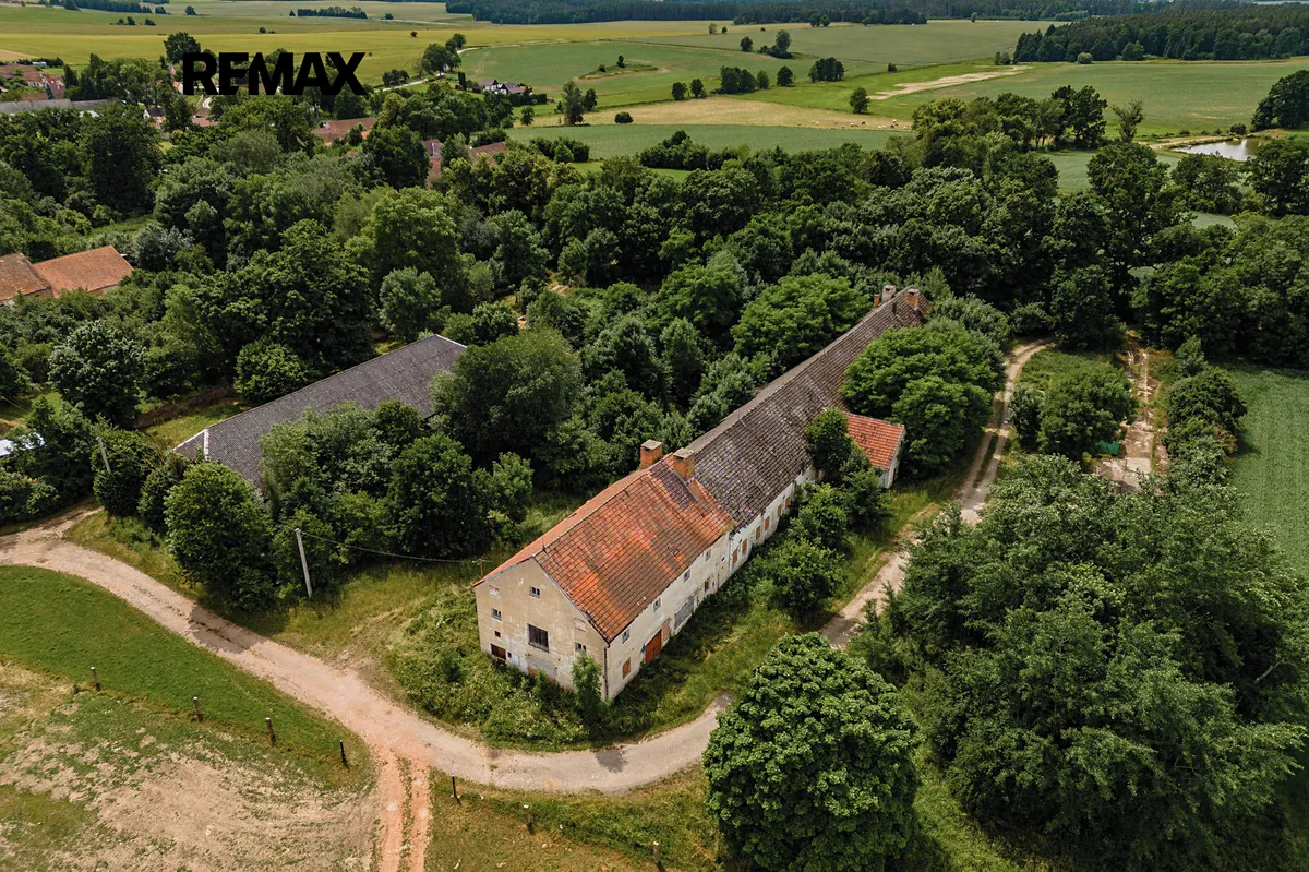Prodej zemědělské usedlosti 830 m², pozemek 978 m²