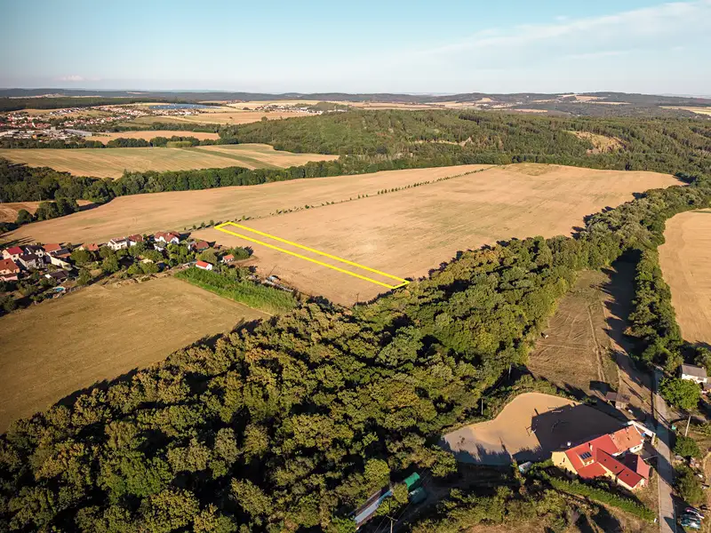 Prodej stavebního pozemku 3932 m², Lukovany – náhled fotky 2