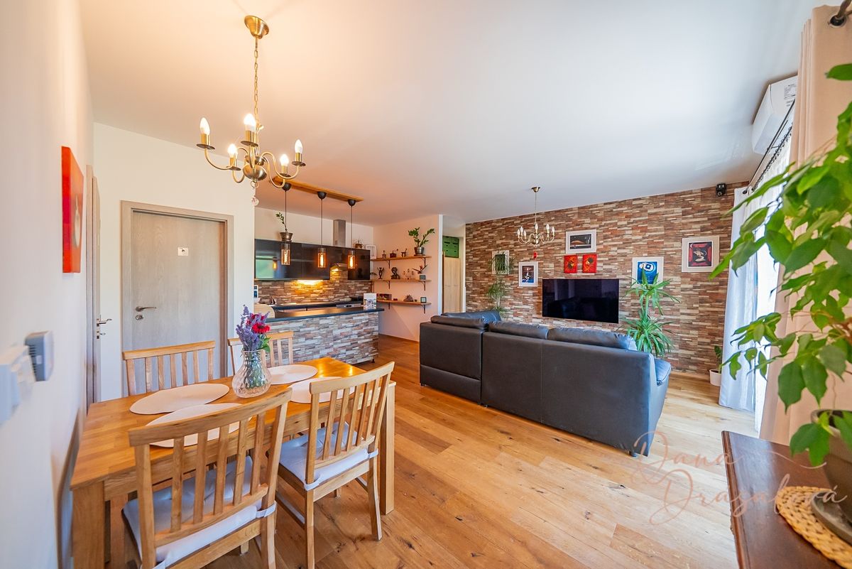 Prodej bytu 4+kk 99 m² – fotografie 3