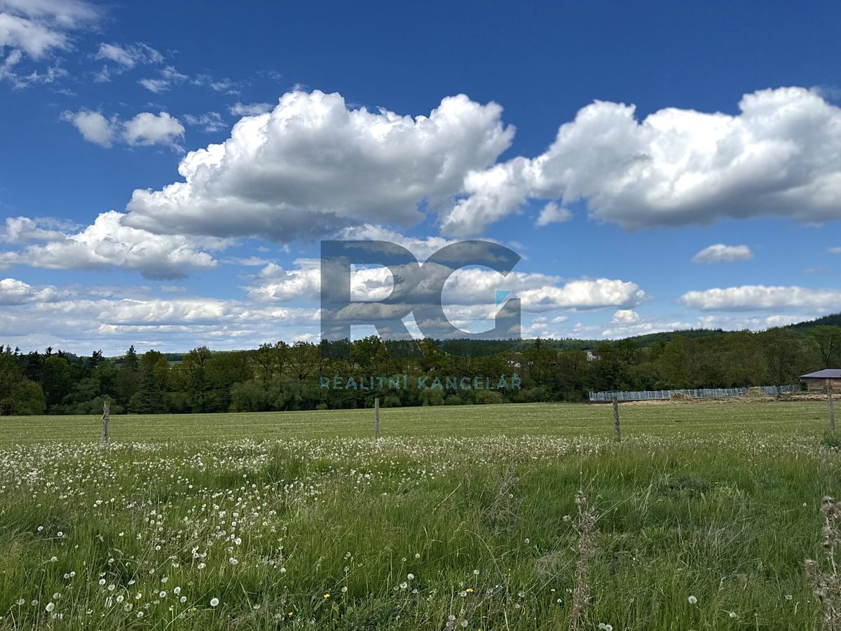 Prodej stavebního pozemku 917 m², Vrcovice – fotka 1 z 3