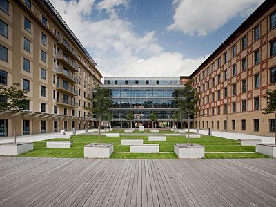 Pronájem kanceláře 653 m²