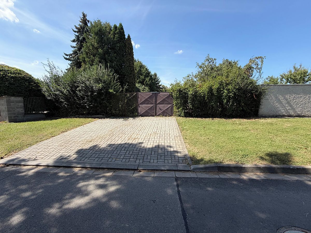 Prodej stavebního pozemku 835 m²