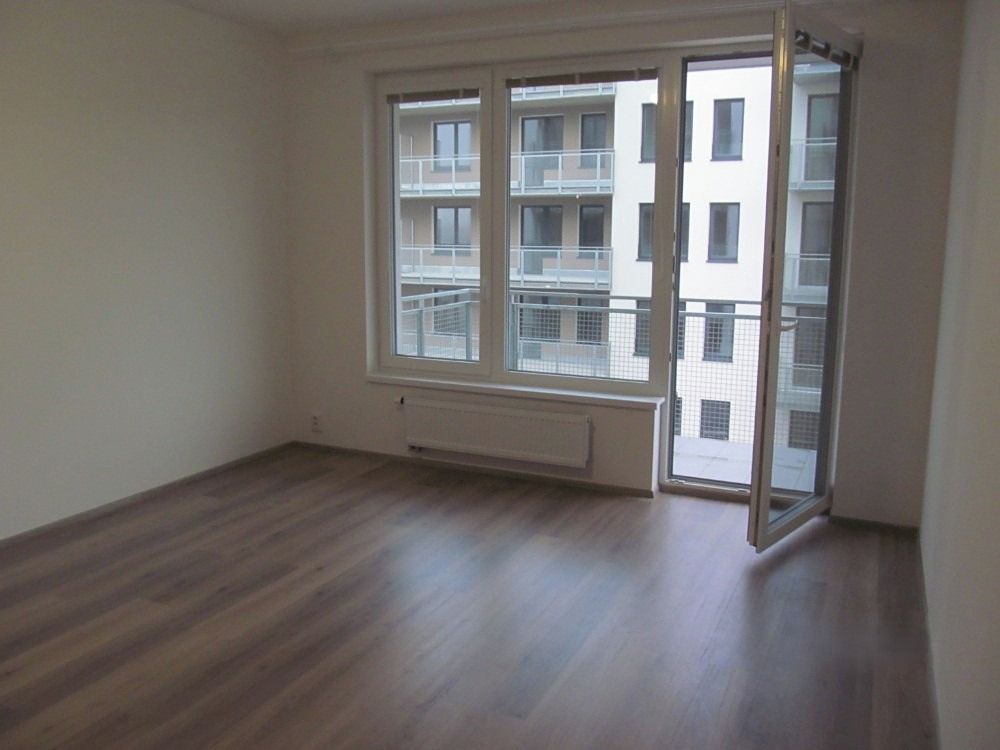 Prodej kanceláře 57 m² – fotografie 2
