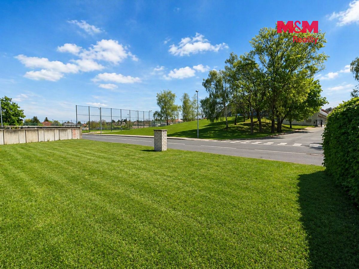 Prodej stavebního pozemku 876 m² – fotografie 2