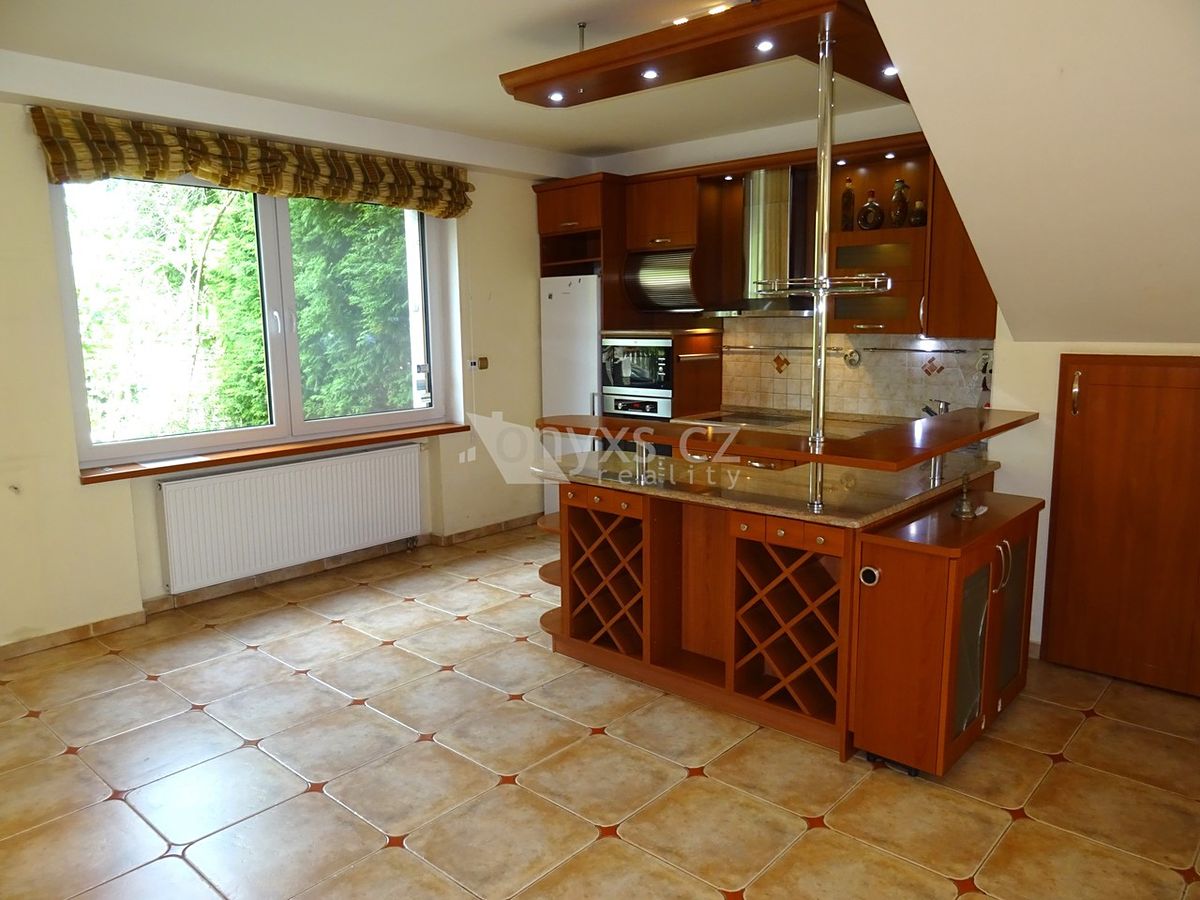 Prodej rodinného domu 212 m², pozemek 207 m² – fotografie 5