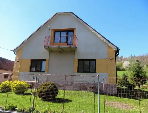 Prodej rodinného domu 160 m², pozemek 1583 m², Lichnov – náhled fotky 2