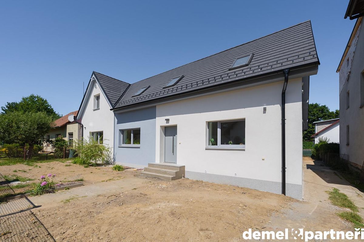 Prodej rodinného domu 173 m², pozemek 648 m² – fotografie 2