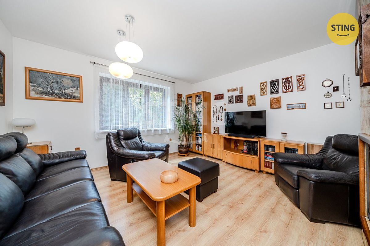 Prodej rodinného domu 250 m², pozemek 1479 m² – fotografie 4