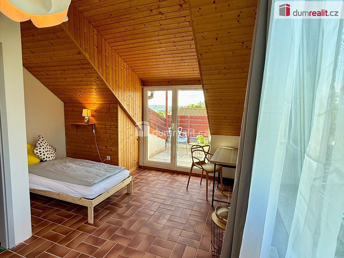 Pronájem bytu pokoje 14 m²