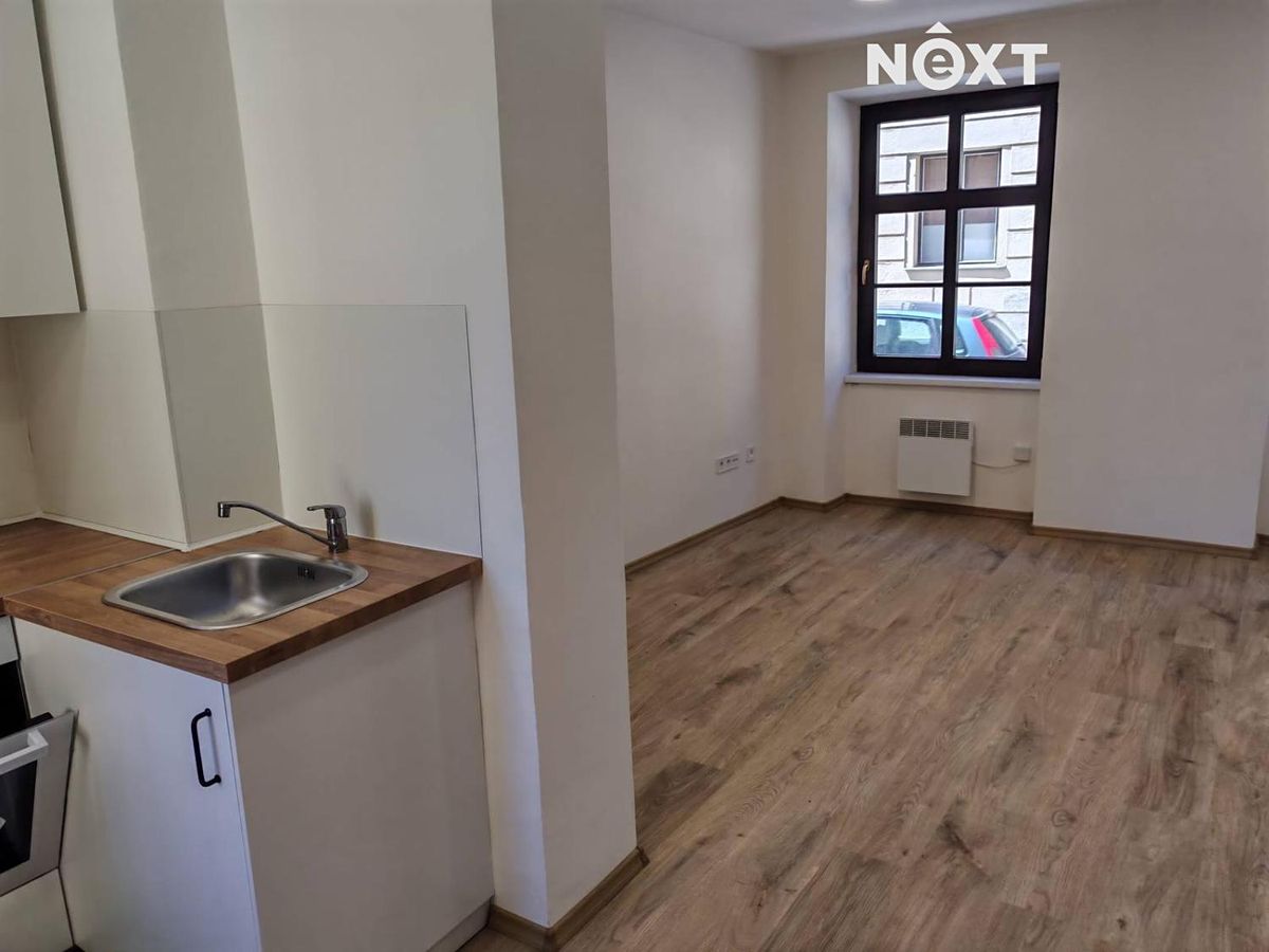 Pronájem bytu 1+kk 34 m² – fotografie 2