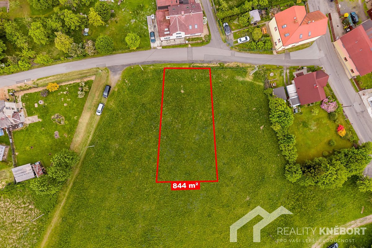 Prodej stavebního pozemku 844 m² – fotografie 2