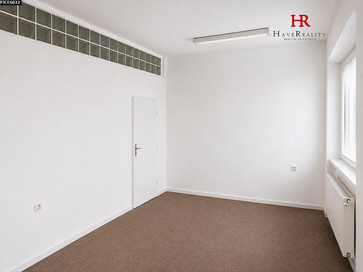 Pronájem kanceláře 21 m² – fotografie 2