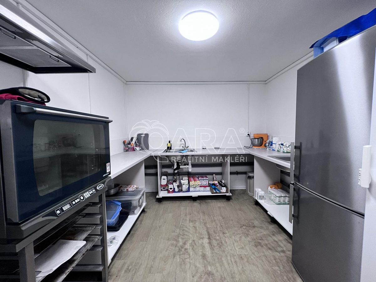 Pronájem obchodního prostoru 37 m² – fotografie 3