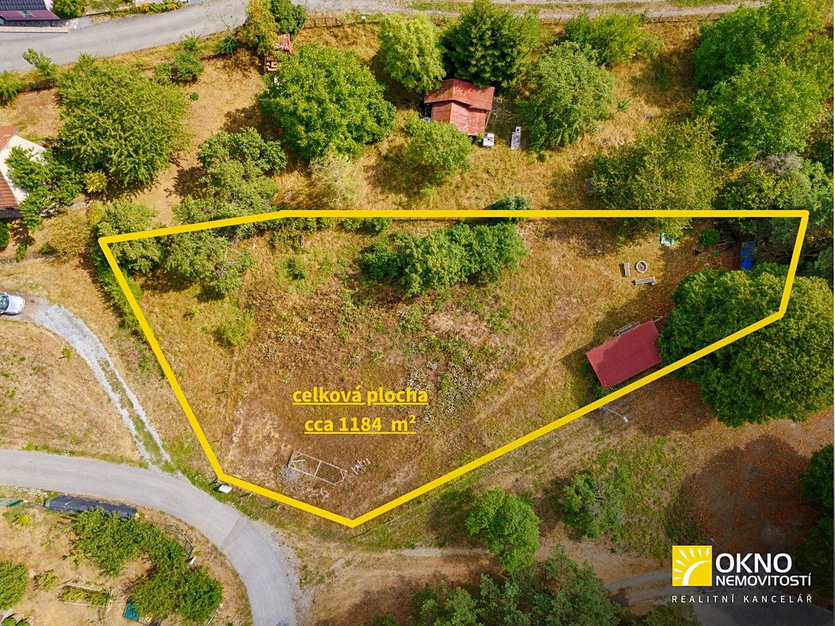 Prodej stavebního pozemku 1184 m² – fotografie 2