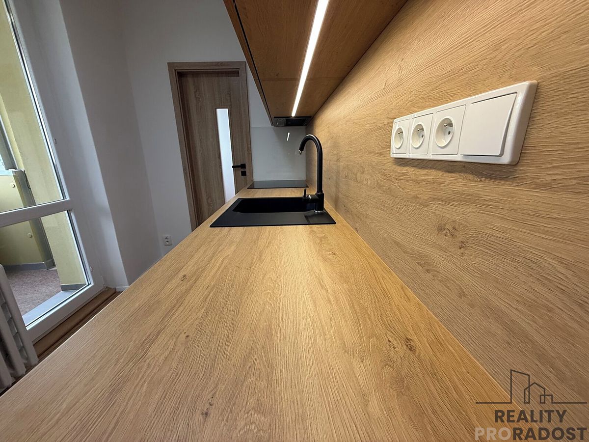 Pronájem bytu 2+1 50 m² – fotografie 4