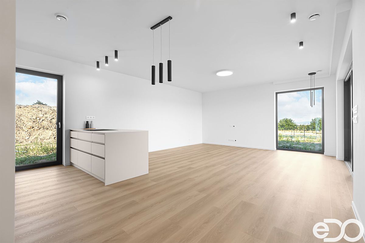 Prodej rodinného domu 108 m², pozemek 700 m² – fotografie 2