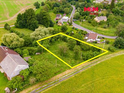 Prodej stavebního pozemku 1298 m²