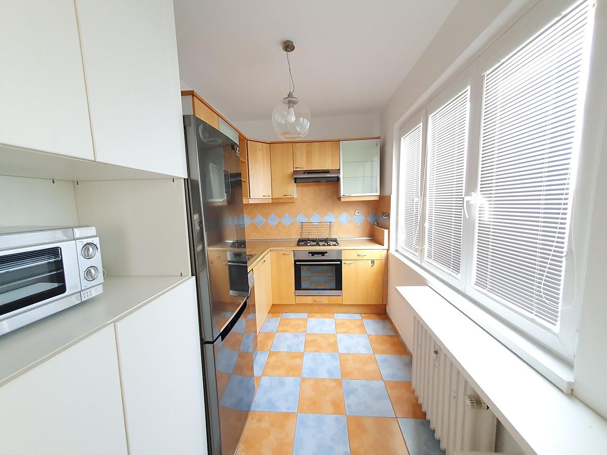 Pronájem bytu 2+1 52 m² – fotografie 3