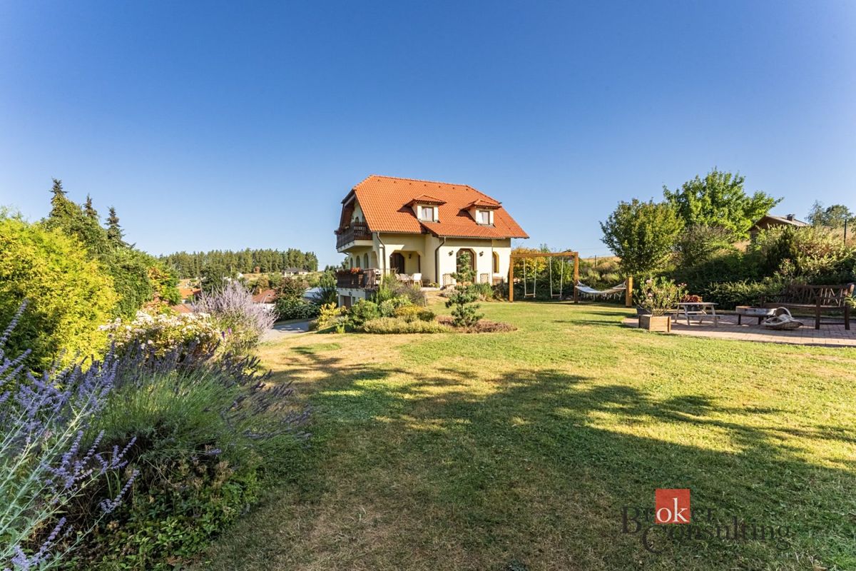 Prodej rodinného domu 185 m², pozemek 977 m² – fotografie 5