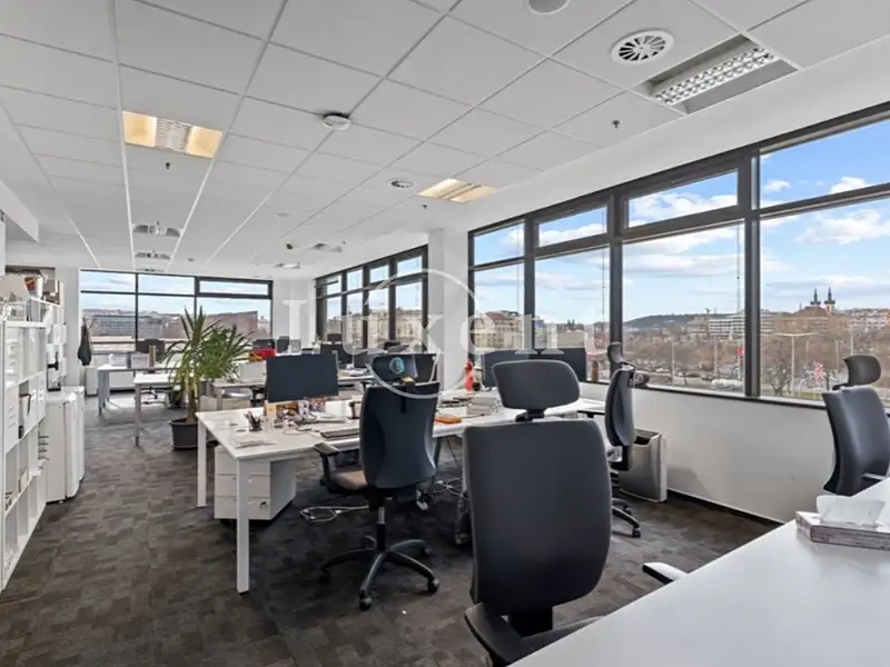 Pronájem kanceláře 648 m², Praha – náhled fotky 2