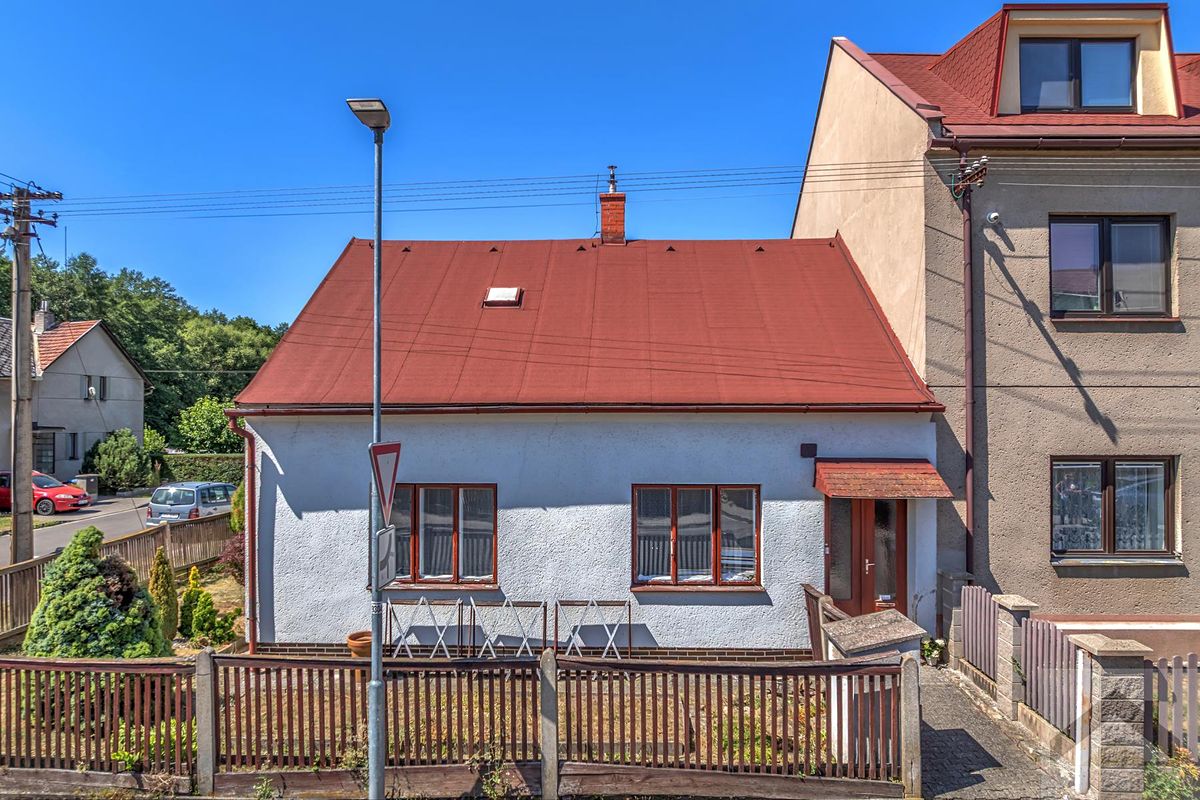 Prodej rodinného domu 170 m², pozemek 391 m² – fotografie 2