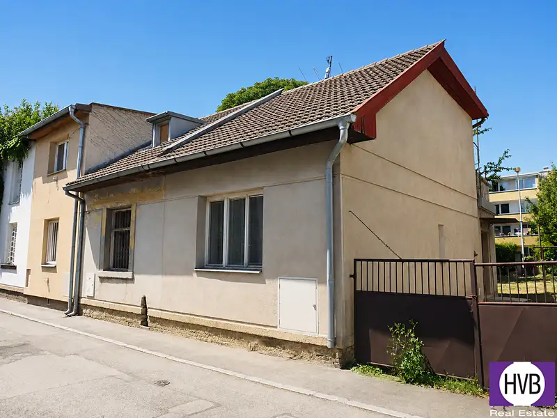Prodej rodinného domu 58 m², pozemek 215 m², Praha – náhled fotky 1