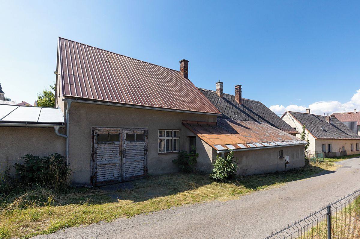 Prodej rodinného domu 200 m², pozemek 497 m² – fotografie 3