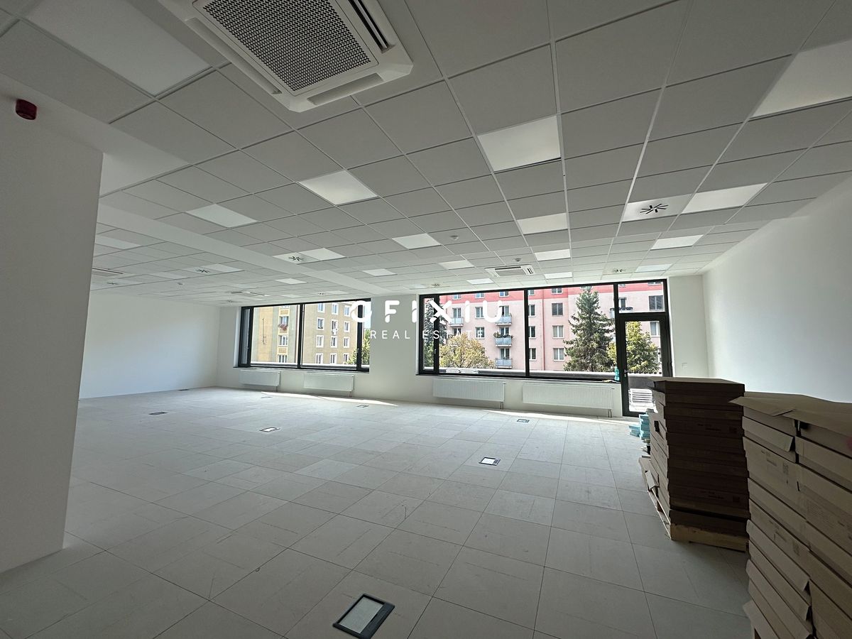 Pronájem kanceláře 140 m² – fotografie 4