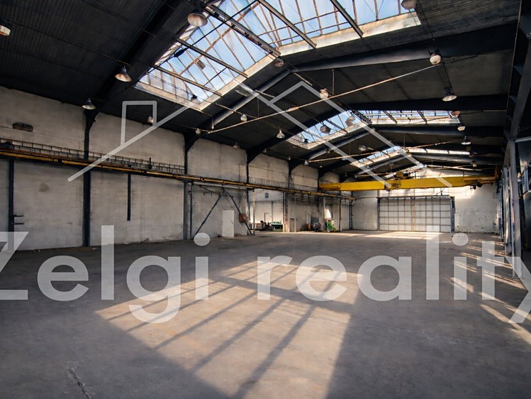 Pronájem komerčního prostoru, 1 920 m² (1 z 6)