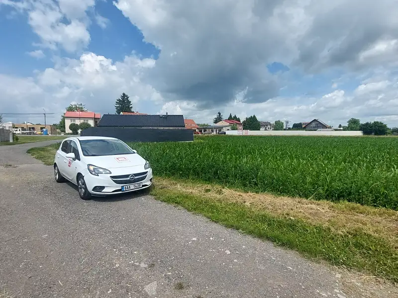 Prodej stavebního pozemku 571 m², Kožušany-Tážaly – náhled fotky 1